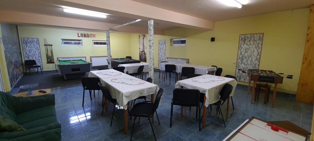 Pensiunea Aurora - Great Hostel וויניאסה מראה חיצוני תמונה